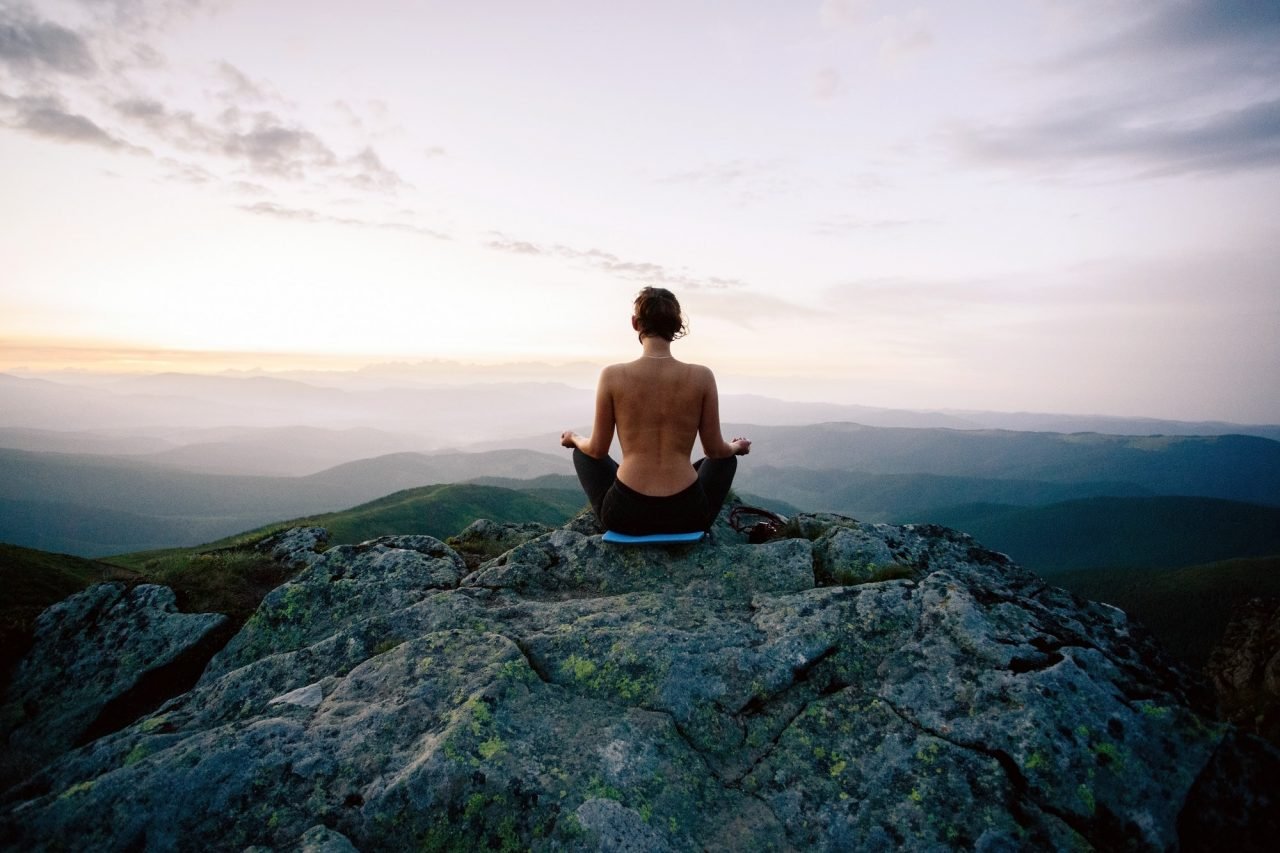 Медитация на скале